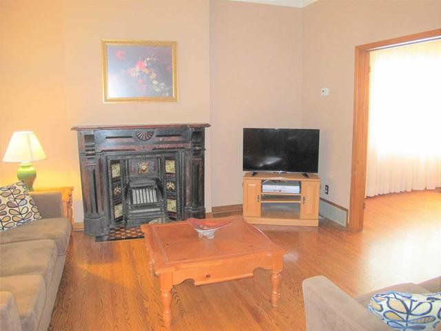 356 St Johns Rd, House detached with 4 bedrooms, 3 bathrooms and 3 parking in Toronto ON | Image 5