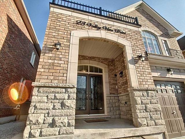 23 Valley Vista Dr, House detached with 4 bedrooms, 5 bathrooms and 4 parking in Vaughan ON | Image 2