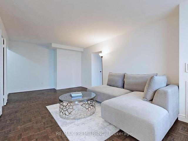 909 - 20 Edgecliffe Gfwy, Condo with 3 bedrooms, 2 bathrooms and 1 parking in Toronto ON | Image 17
