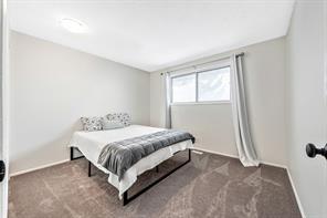 31 Cedargrove Place Sw, House detached with 3 bedrooms, 2 bathrooms and 3 parking in Calgary AB | Image 24