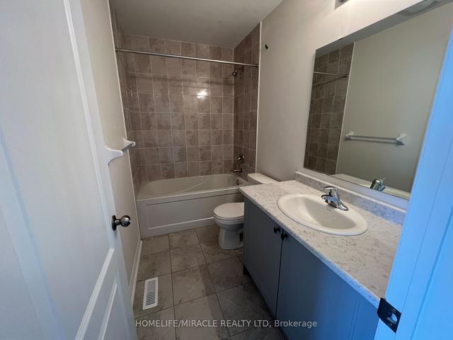 2542 Winter Words Dr, House attached with 3 bedrooms, 3 bathrooms and 2 parking in Oshawa ON | Image 11