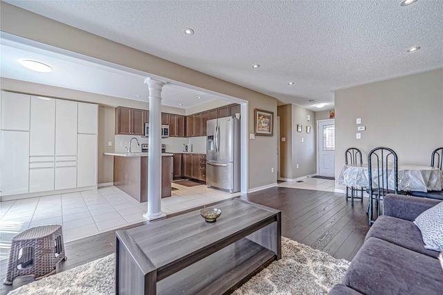 91 Swindells St, House detached with 3 bedrooms, 3 bathrooms and 5 parking in Clarington ON | Image 2