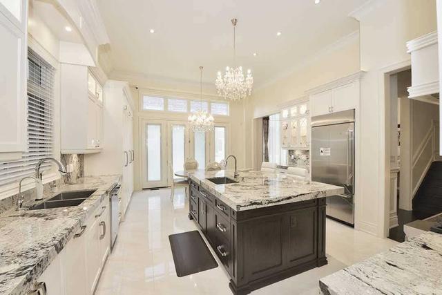 6 Scuffler Dr, House detached with 5 bedrooms, 6 bathrooms and 5 parking in Vaughan ON | Image 8
