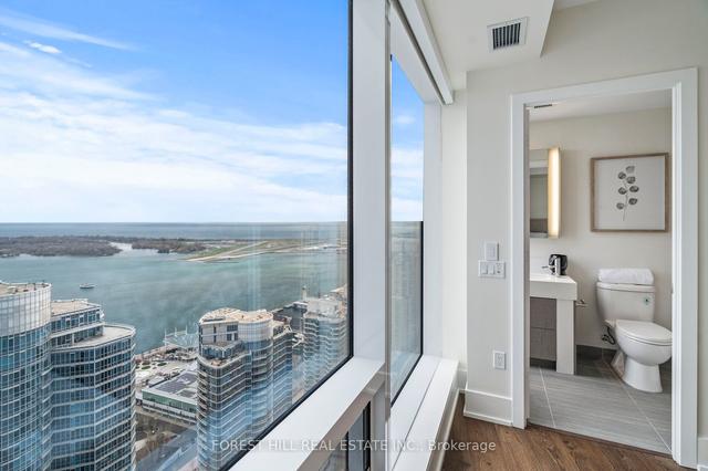 4510 - 10 York St, Condo with 3 bedrooms, 3 bathrooms and 1 parking in Toronto ON | Image 26