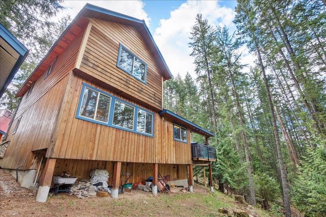 3195 Heddle Road, House detached with 3 bedrooms, 2 bathrooms and null parking in Central Kootenay F BC | Image 53