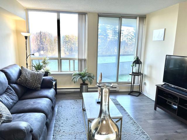 209 - 160 Alton Towers Circ, Condo with 1 bedrooms, 1 bathrooms and 1 parking in Toronto ON | Image 3