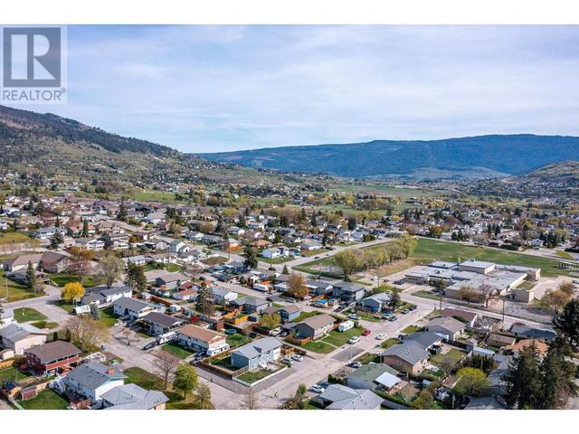 1209 36 Avenue, House detached with 3 bedrooms, 2 bathrooms and 2 parking in Vernon BC | Image 39