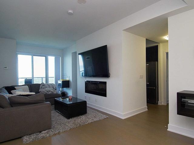 3610 - 20 Shore Breeze Dr, Condo with 2 bedrooms, 2 bathrooms and 1 parking in Toronto ON | Image 2