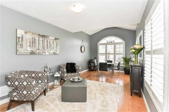 3182 Steeplechase Dr, House detached with 4 bedrooms, 4 bathrooms and 2 parking in Burlington ON | Image 3