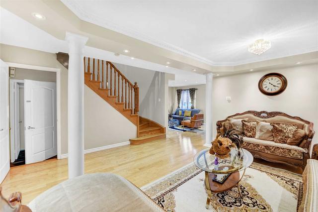 81 Whitehouse Cres, House detached with 4 bedrooms, 4 bathrooms and 6 parking in Brampton ON | Image 39