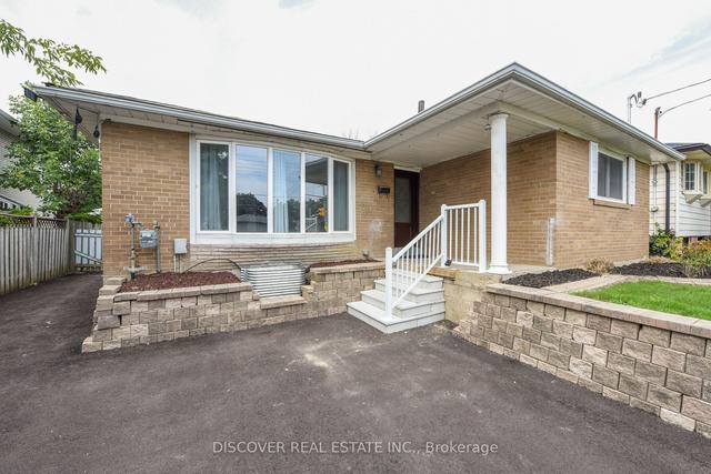 809 Bloor St, House detached with 3 bedrooms, 4 bathrooms and 5 parking in Mississauga ON | Image 1