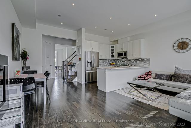 9174 Bathurst St, House attached with 3 bedrooms, 4 bathrooms and 3 parking in Vaughan ON | Image 23