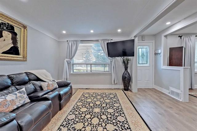 73 Joyce Pkwy, House detached with 2 bedrooms, 2 bathrooms and 5 parking in Toronto ON | Image 34