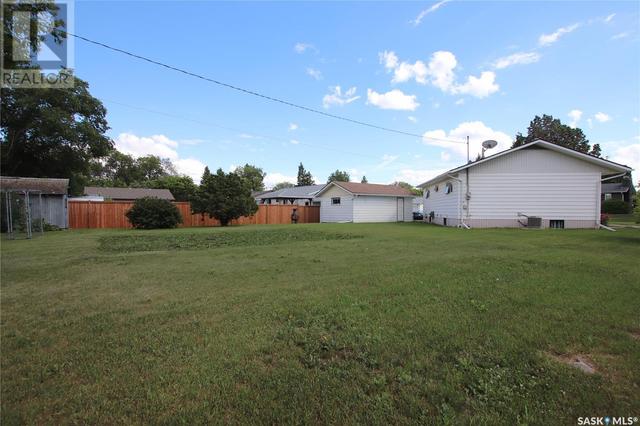 701 4th Avenue, House detached with 2 bedrooms, 2 bathrooms and null parking in Raymore SK | Image 29