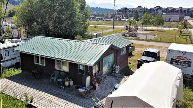 359 Sifton Street, House detached with 2 bedrooms, 1 bathrooms and null parking in Invermere BC | Image 3