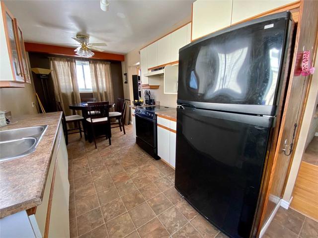 30 Merrick St, House detached with 3 bedrooms, 2 bathrooms and 3 parking in Smiths Falls ON | Image 3