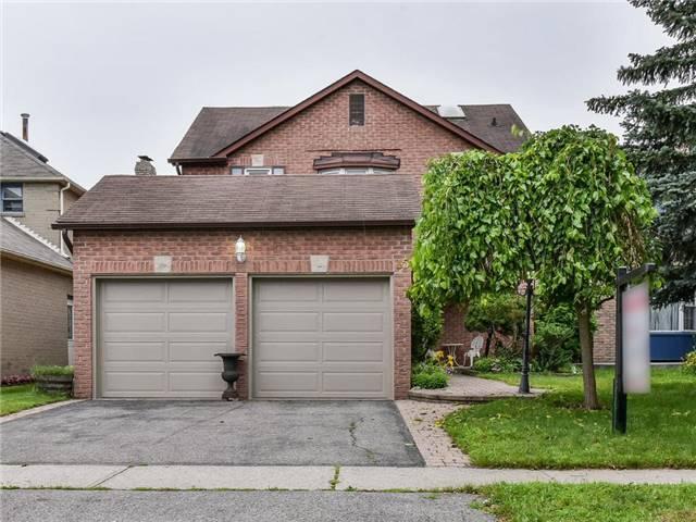 15 Carnelly Cres, House detached with 3 bedrooms, 4 bathrooms and 2 parking in Ajax ON | Image 1