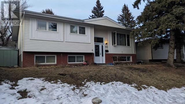 4820 49 Avenue Nw, House detached with 5 bedrooms, 2 bathrooms and 4 parking in Calgary AB | Image 1