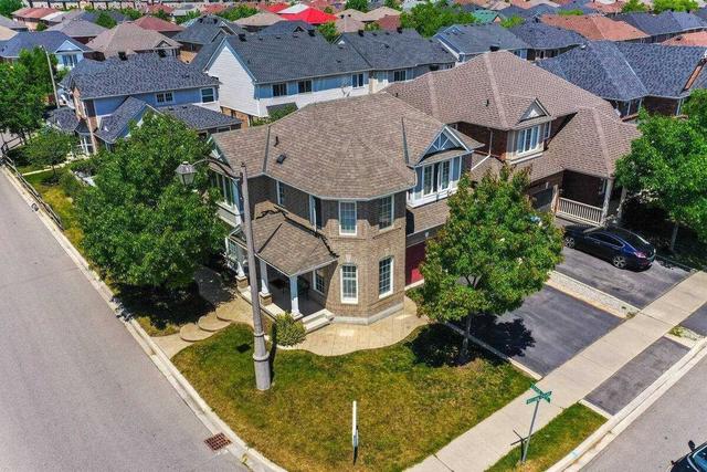 1 Lever Gate, House detached with 3 bedrooms, 3 bathrooms and 6 parking in Brampton ON | Image 1
