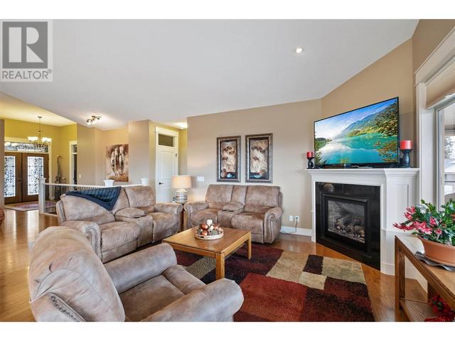 1297 Tanemura Crescent, House detached with 4 bedrooms, 4 bathrooms and 3 parking in Kelowna BC | Image 13