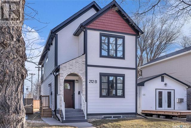 212b Taylor Street W, House detached with 5 bedrooms, 3 bathrooms and null parking in Saskatoon SK | Image 3