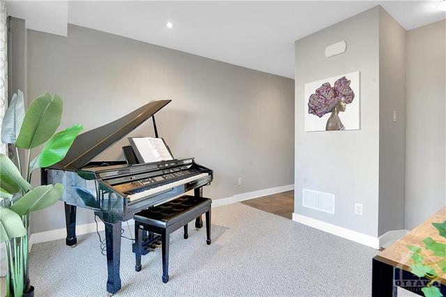 606 Terravita Private, Townhouse with 3 bedrooms, 3 bathrooms and 2 parking in Ottawa ON | Image 3
