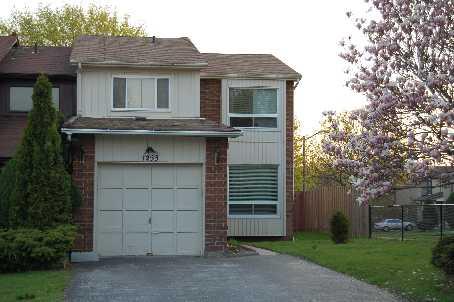 1253 Charlotte Circ, House attached with 3 bedrooms, 3 bathrooms and 1 parking in Pickering ON | Image 1