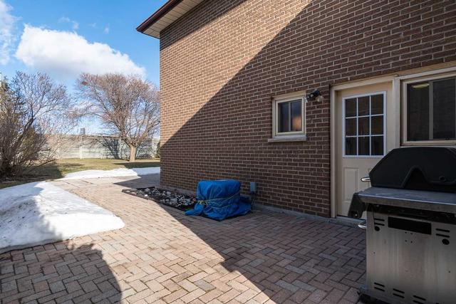 513 Valleyview Cres, House detached with 3 bedrooms, 3 bathrooms and 6 parking in Milton ON | Image 35