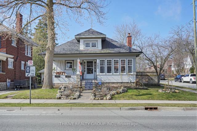 263 Ridout St S, House detached with 3 bedrooms, 2 bathrooms and 3 parking in London ON | Image 12