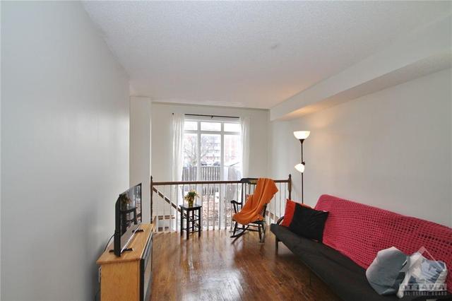 4 Sienna Private, Townhouse with 3 bedrooms, 2 bathrooms and 2 parking in Ottawa ON | Image 4