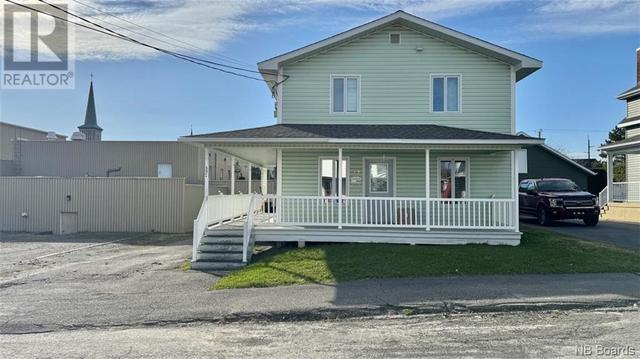 32 35e Avenue, House other with 0 bedrooms, 0 bathrooms and null parking in Edmundston NB | Image 1