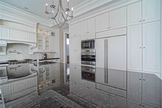 255 Spring Garden Ave, House detached with 4 bedrooms, 6 bathrooms and 8 parking in Toronto ON | Image 3