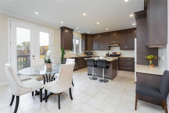 35 Dougherty Crt, House detached with 4 bedrooms, 3 bathrooms and 6 parking in Hamilton ON | Image 4