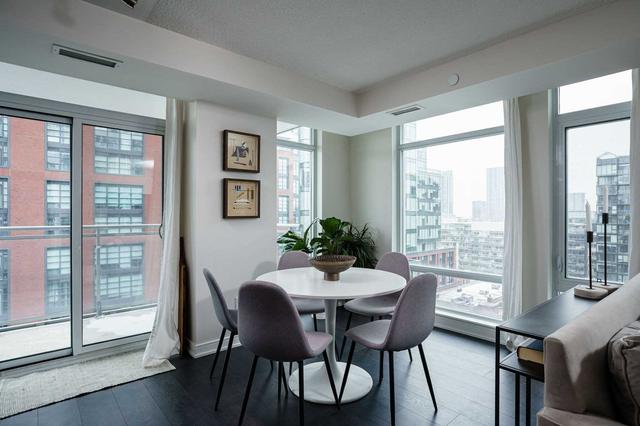 1216 - 525 Adelaide St W, Condo with 3 bedrooms, 2 bathrooms and 1 parking in Toronto ON | Image 6