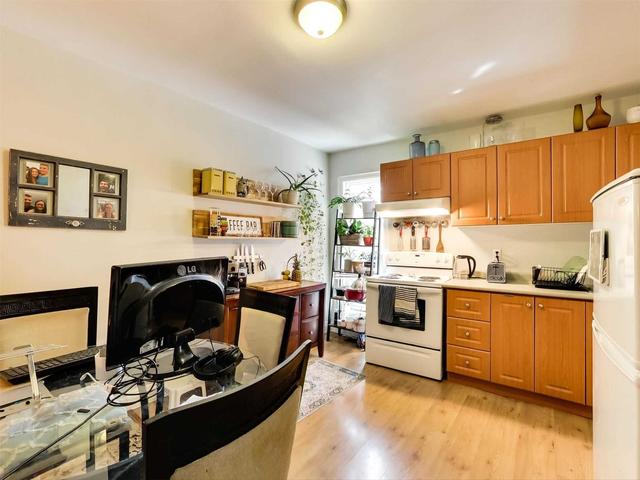 594 Indian Grve, House attached with 3 bedrooms, 2 bathrooms and 0 parking in Toronto ON | Image 5