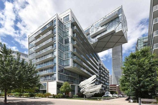 th123 - 29 Queens Quay E, Townhouse with 3 bedrooms, 4 bathrooms and 1 parking in Toronto ON | Image 1