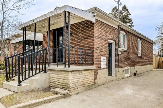147 Lilian Dr, House detached with 3 bedrooms, 2 bathrooms and 4 parking in Toronto ON | Image 12