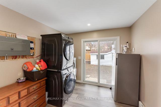 43 Fox St, House detached with 2 bedrooms, 1 bathrooms and 4 parking in Penetanguishene ON | Image 5