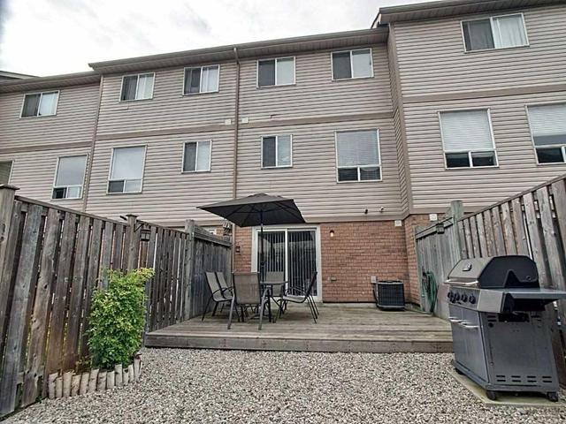 50 Spraggins Lane, Townhouse with 3 bedrooms, 2 bathrooms and 1 parking in Ajax ON | Image 17