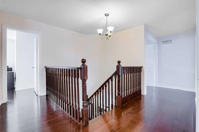 8 Tamarind Vale Valy, House detached with 4 bedrooms, 5 bathrooms and 4 parking in Brampton ON | Image 5