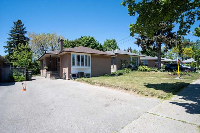 14 Lakeland Cres, House detached with 3 bedrooms, 3 bathrooms and 6 parking in Toronto ON | Image 1