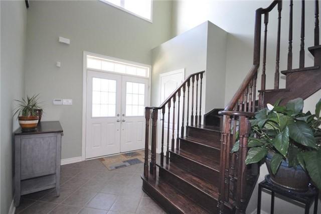 166 Downy Emerald Dr, House detached with 4 bedrooms, 4 bathrooms and 4 parking in Bradford West Gwillimbury ON | Image 2