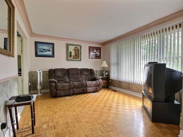 975 Maple Ave, House detached with 3 bedrooms, 1 bathrooms and 6 parking in LaSalle ON | Image 7