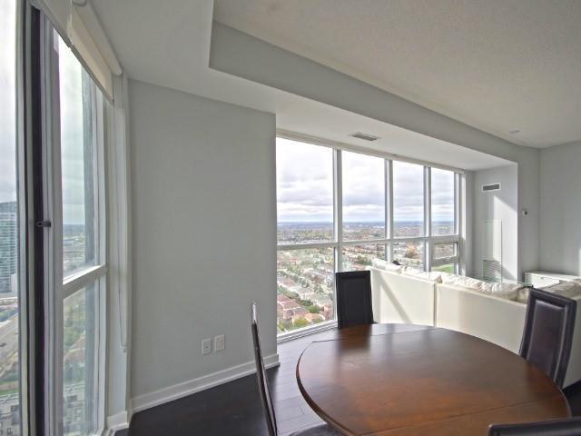 2502 - 510 Curran Pl, Condo with 2 bedrooms, 2 bathrooms and 1 parking in Mississauga ON | Image 7