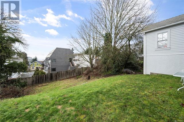526 Prideaux St, House detached with 6 bedrooms, 3 bathrooms and 1 parking in Nanaimo BC | Image 28
