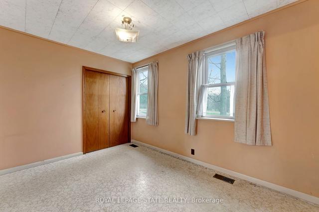 1029 Lower Lions Club Rd, Home with 3 bedrooms, 1 bathrooms and 10 parking in Hamilton ON | Image 9