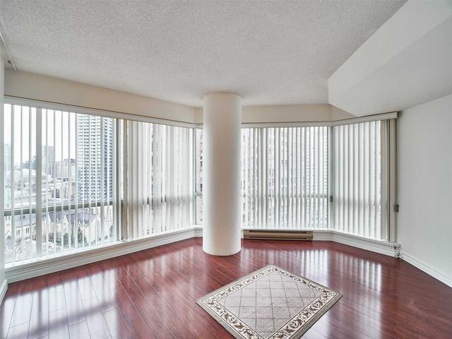 1703 - 1001 Bay St, Condo with 2 bedrooms, 2 bathrooms and 1 parking in Toronto ON | Image 4