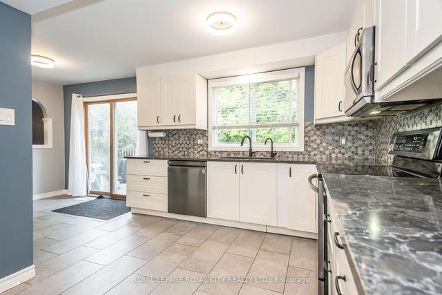 236 Ironwood Rd, House detached with 3 bedrooms, 4 bathrooms and 4 parking in Guelph ON | Image 4