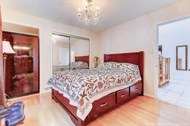 2113 The Chase, House detached with 5 bedrooms, 5 bathrooms and 5 parking in Mississauga ON | Image 35