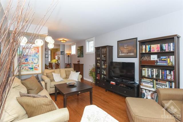 d - 107 Third Avenue, House attached with 2 bedrooms, 1 bathrooms and 1 parking in Ottawa ON | Image 13